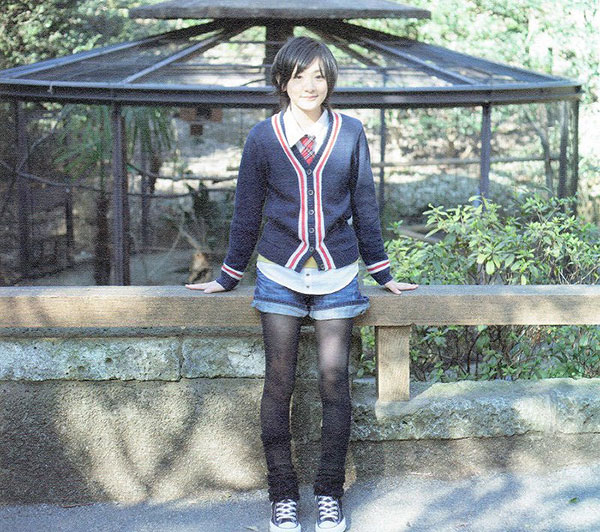 生駒里奈 グラビア