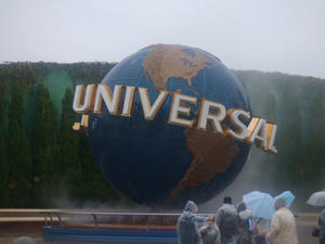 雨の中のUSJ