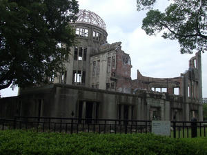 090816原爆ドームを間近で