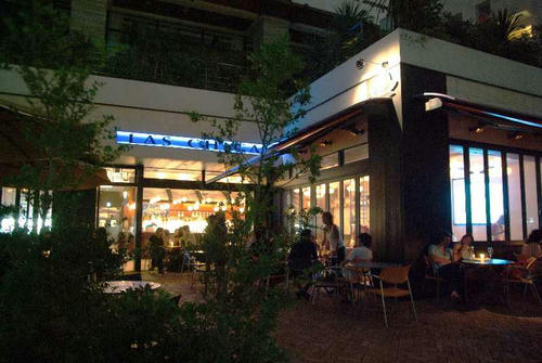 Las Chicas 表参道 Good Places To Eat