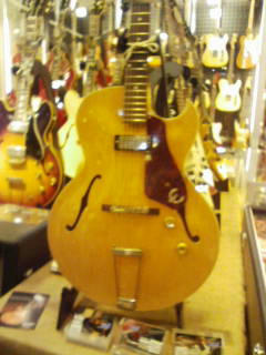 ES-125よりもカッチョイイ!