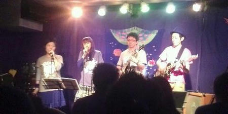 あきのひメンバーでお送りする矢井田 瞳さんの「over the distance」