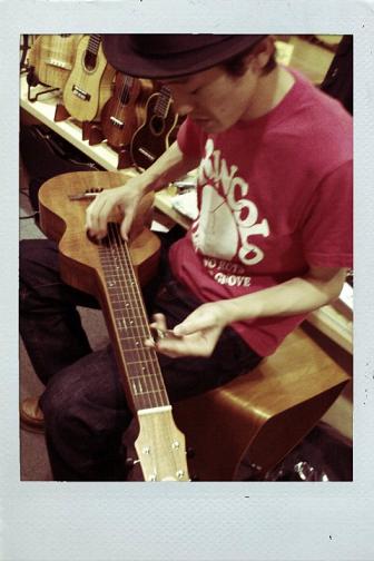 ボディが小さい！けど厚い！