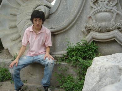 2004年世界遺産圓明園にて。