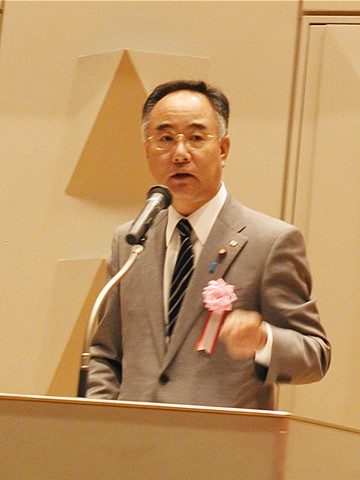 八尾市議会議員　三宅博氏