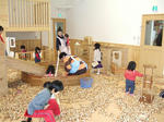 木の砂場、大掃除