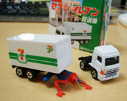 トミカ セブンイレブン配送車 ※スパイダーマンは付属しませんｗ