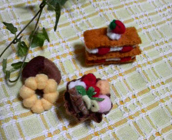 ちいさいケーキたち