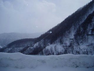 雪深き山々