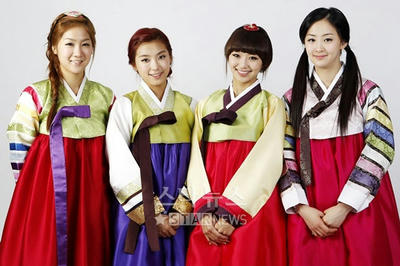 20110202_sistar_hanbok_2.jpg