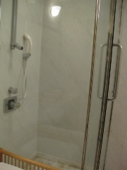 宮崎県　シェラトン・グランデ・オ―シャンリゾート　客室　バス1