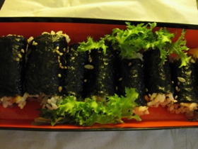 韓国旅行　ソウル３日目　ロッテ百貨店で買った　キンパ