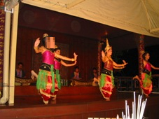 ３日目　タイ・バンコク旅行　夕食：レストラン「タイランド・トゥナイト」にてタイ古典舞踊を観賞