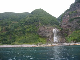 道東みどころ大満喫！知床・知床遊覧船　14　「カムイワッカの滝」