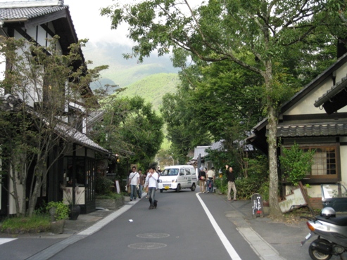 湯布院観光　湯の坪街道散策