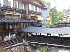 九州　黒川温泉郷　「山の宿　新明館」2