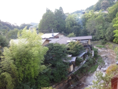 九州　黒川温泉郷　「湯峡の響き　優彩」客室窓からの眺め　1