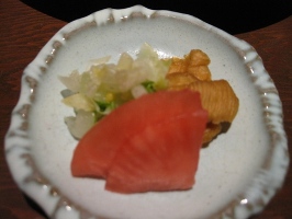 九州　黒川温泉郷　「湯峡の響き　優彩」夕食　「旬の和食会席膳・長月の膳」香の物：三種