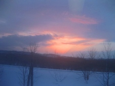 6発掘「てっぺん　宗谷探検隊」札幌→稚内　列車窓から見た夕日