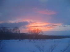 7発掘「てっぺん　宗谷探検隊」札幌→稚内　列車窓から見た夕日