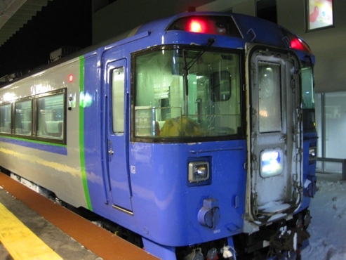 10発掘「てっぺん　宗谷探検隊」ＪＲ日本最北端の駅に到着した特急サロベツ