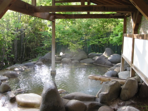 上の湯温泉『温泉旅館銀婚湯』浴場　こもれび湯　露天風呂