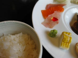 くずし割烹　楽・楽・楽　／　レディースランチ　８５０円