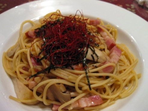 ハーブダイニングカフェ　サッポロ珈琲館・山の手店　季節のパスタランチ（キノコとベーコンの和風