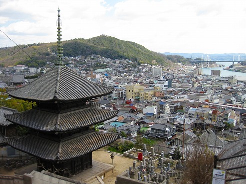 広島観光／広島県尾道／天寧寺海雲塔にある三重塔