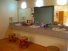 広島県 鞆の浦/仙酔島 江戸風呂体験!脱衣室 洗面台