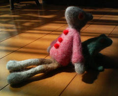 羊毛フェルトのネズミ