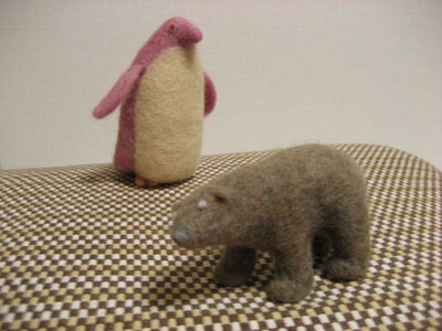 日焼け白クマとペンギン