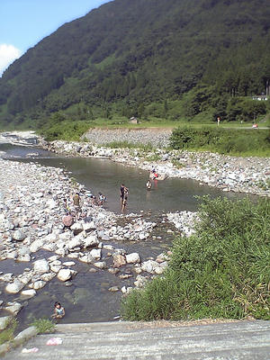 川