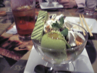 ぶれてる抹茶パフェ