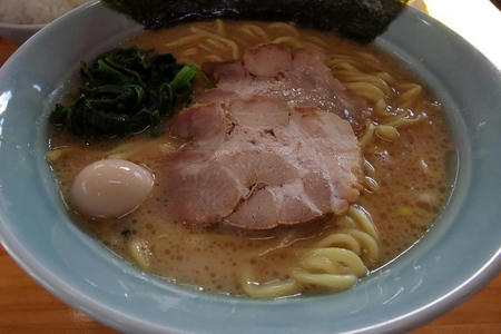 横浜家系ラーメン 湘家 江木店 ラーメン中盛
