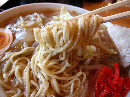 麺処 くいしん坊　中細ストレート麺