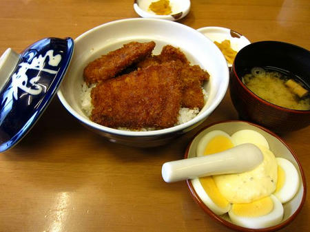 板鼻館　タルタルカツ丼