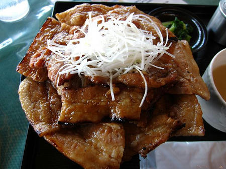花畑牧場 ホエー豚亭 ホエー豚丼大盛