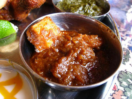 マハトマ　オニオンとチキンのカレー