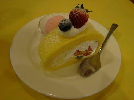 イタリア亭　ロールケーキ