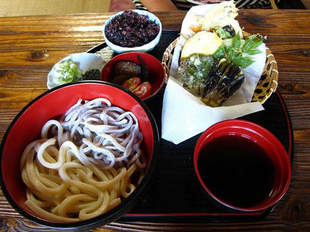 和利の家　二色麺 天ぷらセット