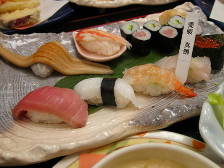 海鮮茶屋 せんざん本店　にぎり寿司