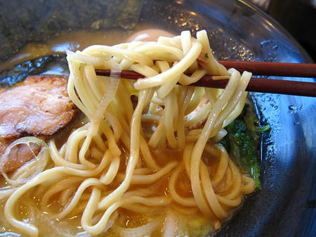 しょうゆのおがわや　中太麺