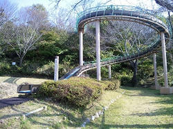 鳥羽山城すべり台.jpg