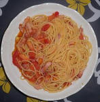 ベーコンとトマトのパスタ