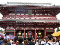 大賑わい浅草寺