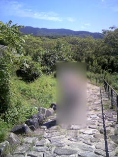片道2キロ、ひたすら歩く