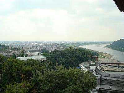 travel20080915_0916001inuyamajou_tenshu.jpg