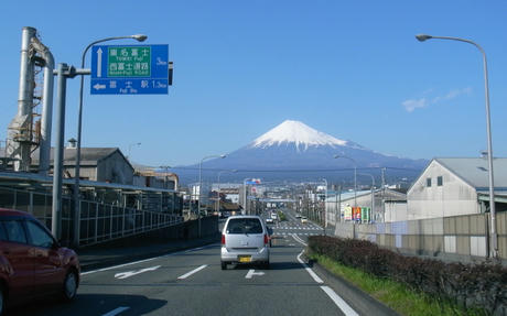 春の富士山