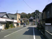 山門を正面から見る